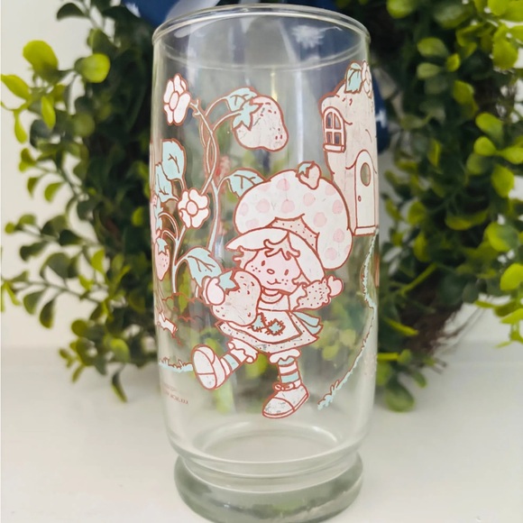 Strawberry Shortcake Other - Vintage 1980s Strawberry Shortcake & Huckleberry Pie 16 oz Glass Tumbler